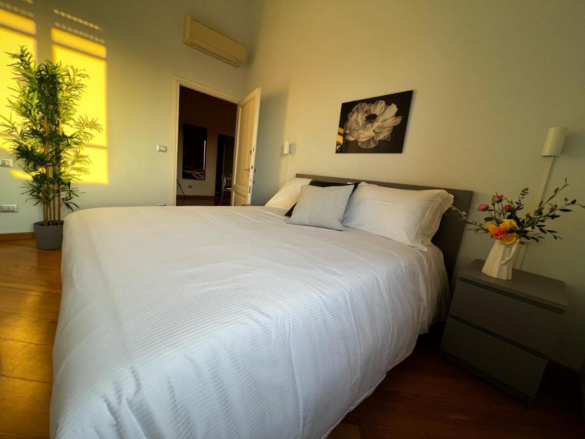Chic Apt In Villa - Dolcevita Holiday 피렌체 외부 사진
